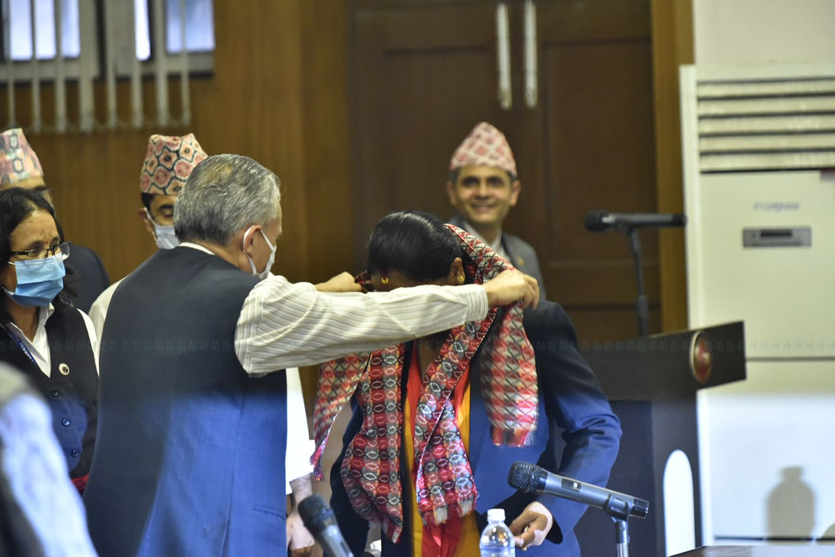 https://www.setopati.com/uploads/shares/2020/sujita/sapath samsad/samsad sapath (1).jpg